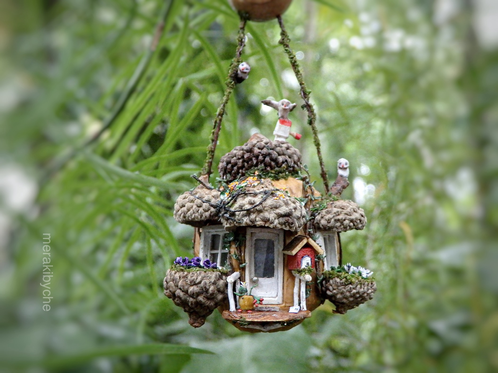 Walnut Ivy Cottage with acorn caps