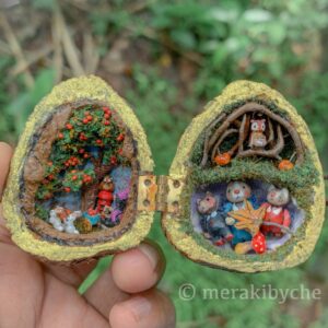 Miniature autumn bear walnut house